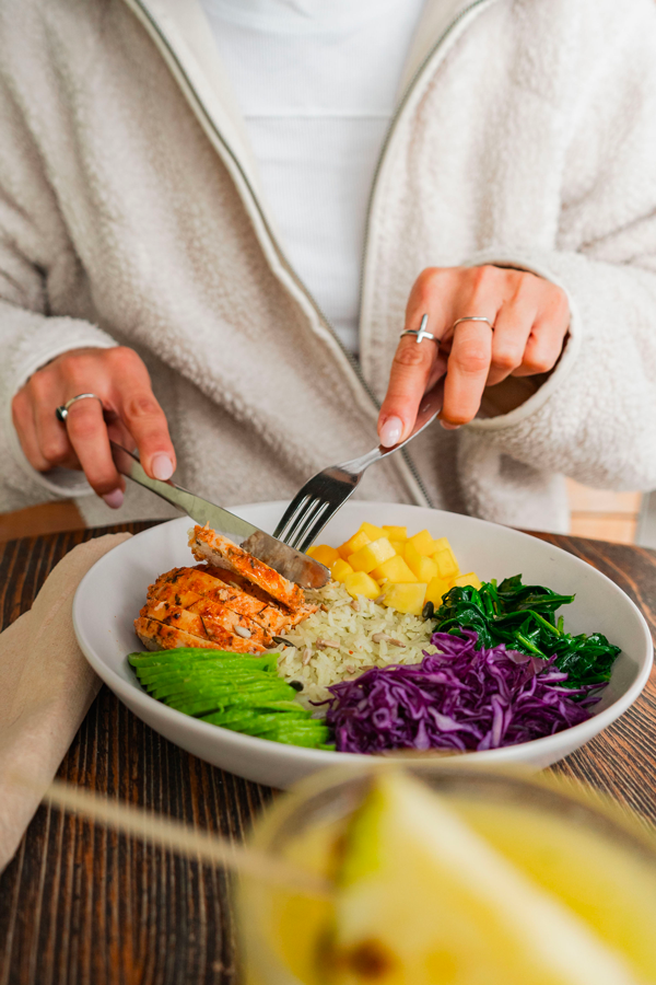 Escolhe os teus ingredientes preferidos numa bowl única.